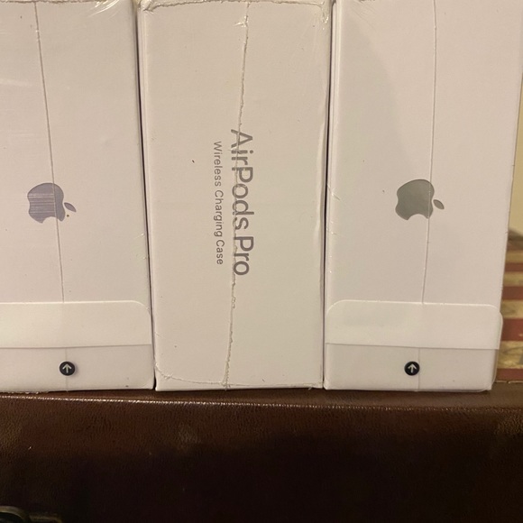 Apple AirPod Pro New - Picture 6 of 6